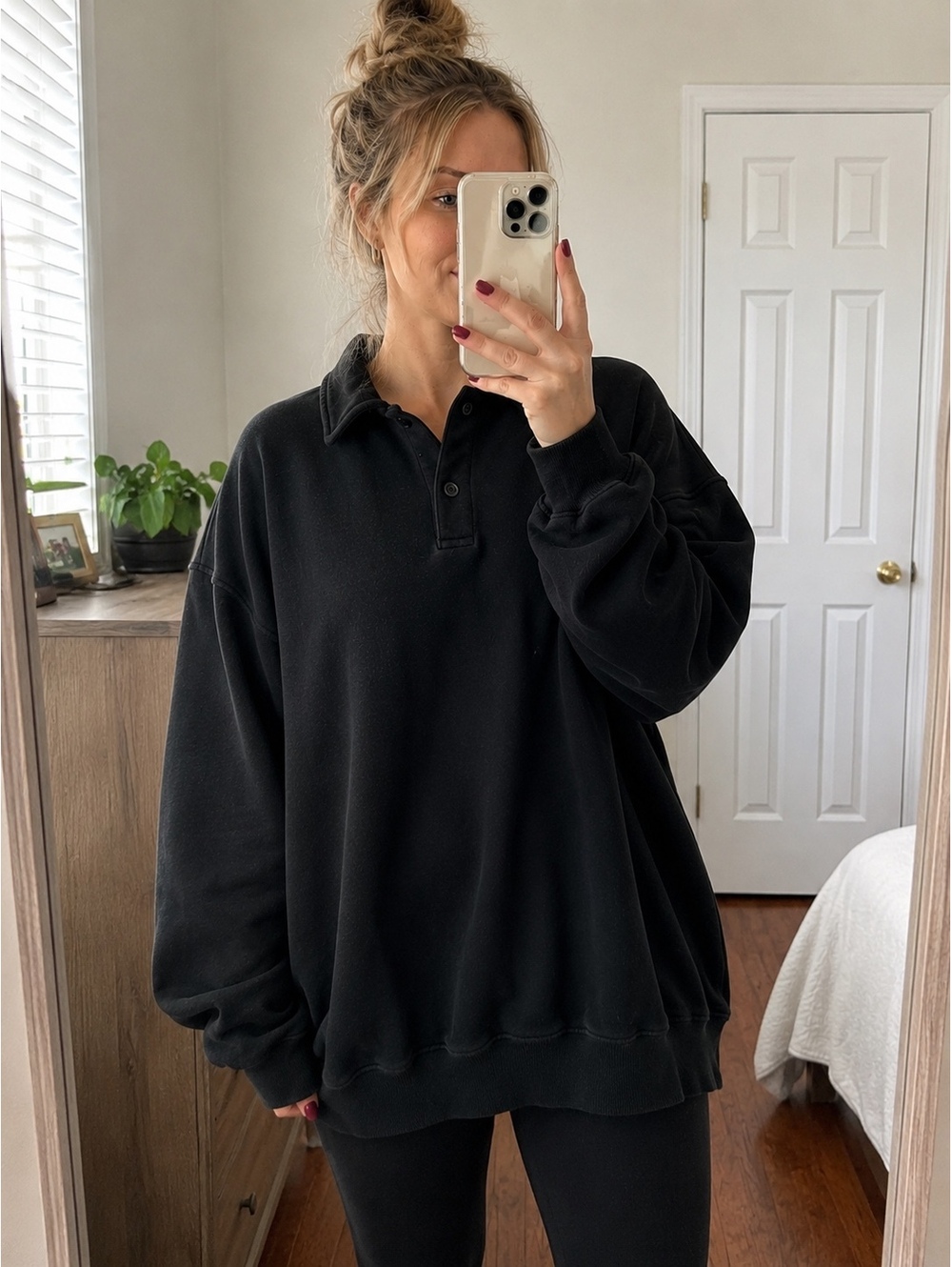 Aritzia TNA Cozy Fleece Boyfriend Polo Sweatshirt Black Size 3 (L/XL)